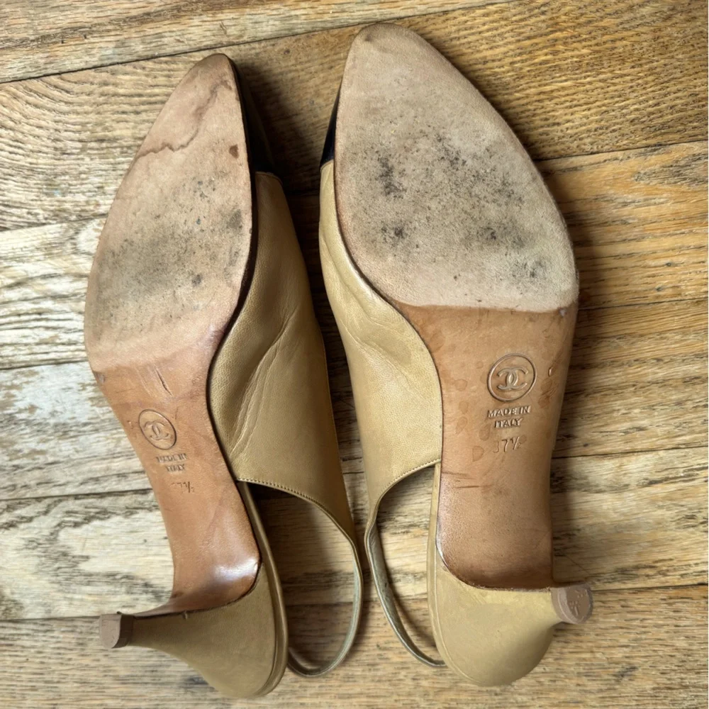 Chanel Beige Black Cap Toe Leather
Slingback Heels - Picture 4 of 6